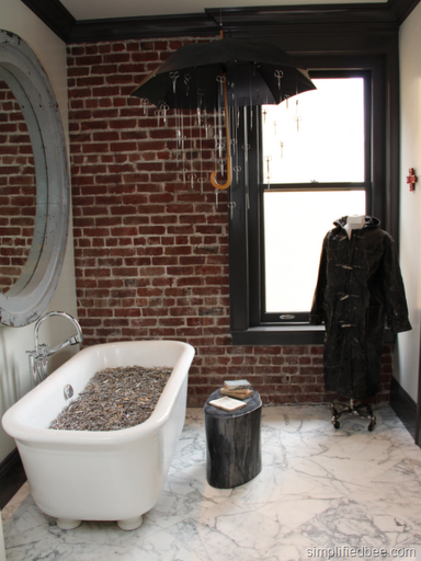 Duchamp_inspired_bathroom