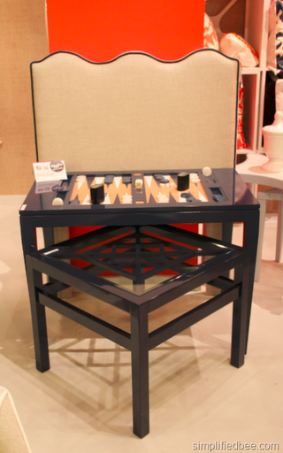 chic_laquer_game_table
