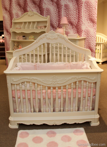 girls_spindle_crib_white