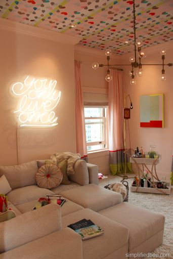 neon_sign_teen_room_girls