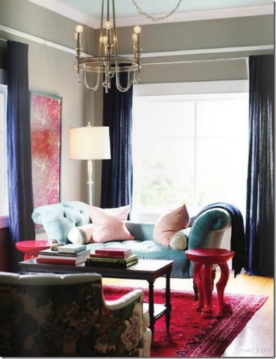 red_accents_living_room_designer