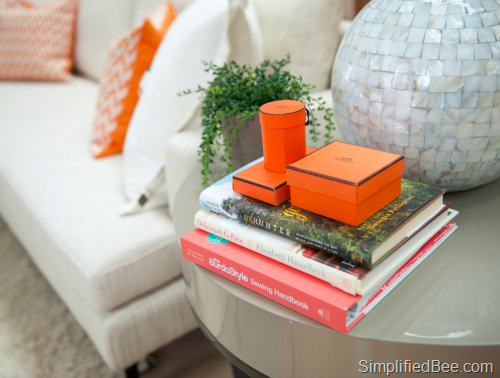 simplified_bee_living_room_hermes