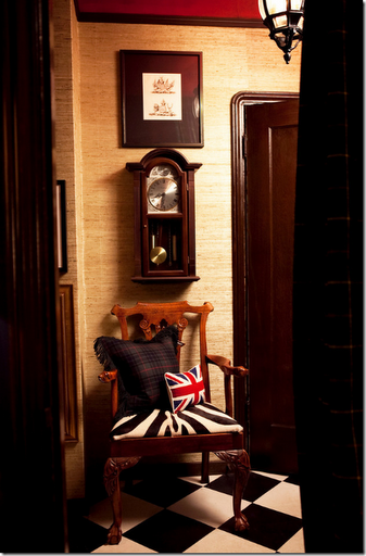 small entry way decorating ideas