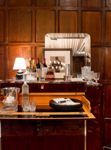 Holiday House Ally Coulter Bar Vignette