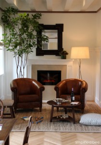 kitchen sitting area with fireplace // San Francisco Decorator Showcase Kitchen