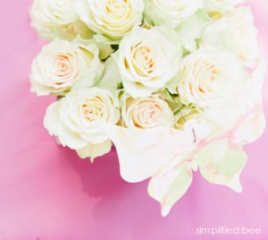 roses and hot pink table cloth - fiesta ideas