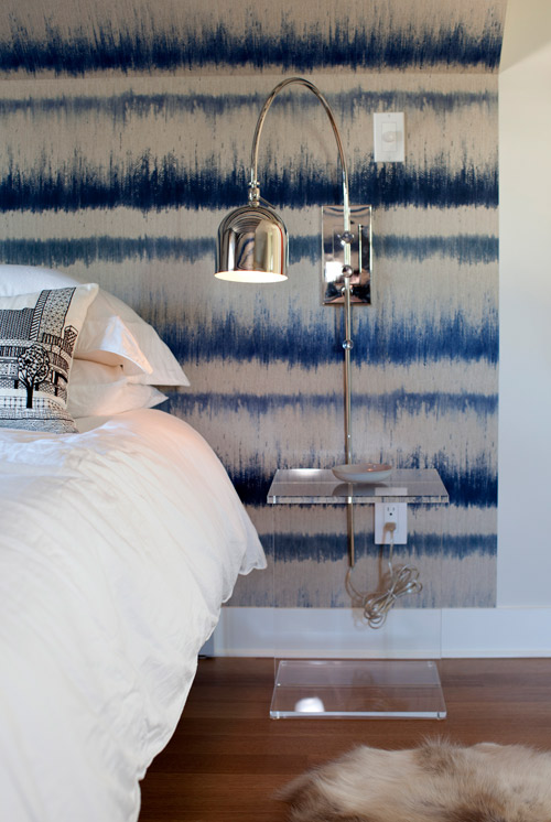 blue and white contemporary wallpaper