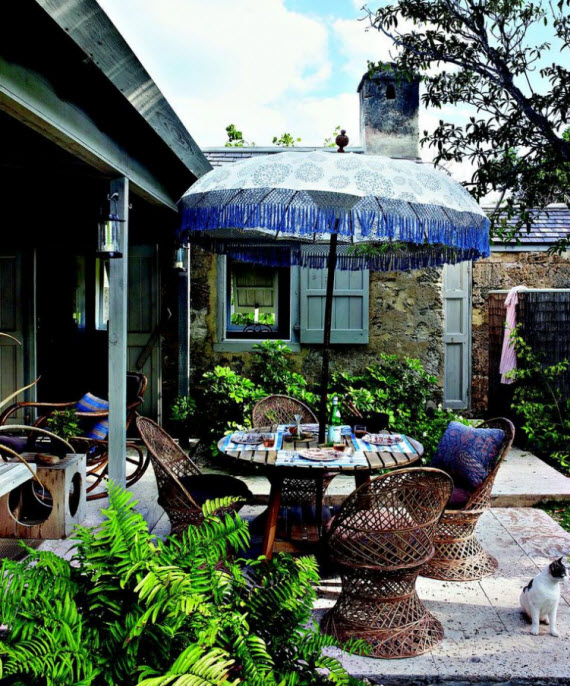 Tom Scheerer Decorates - patio with blue umbrella