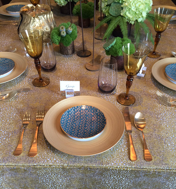 gold-dining-room-table-setting