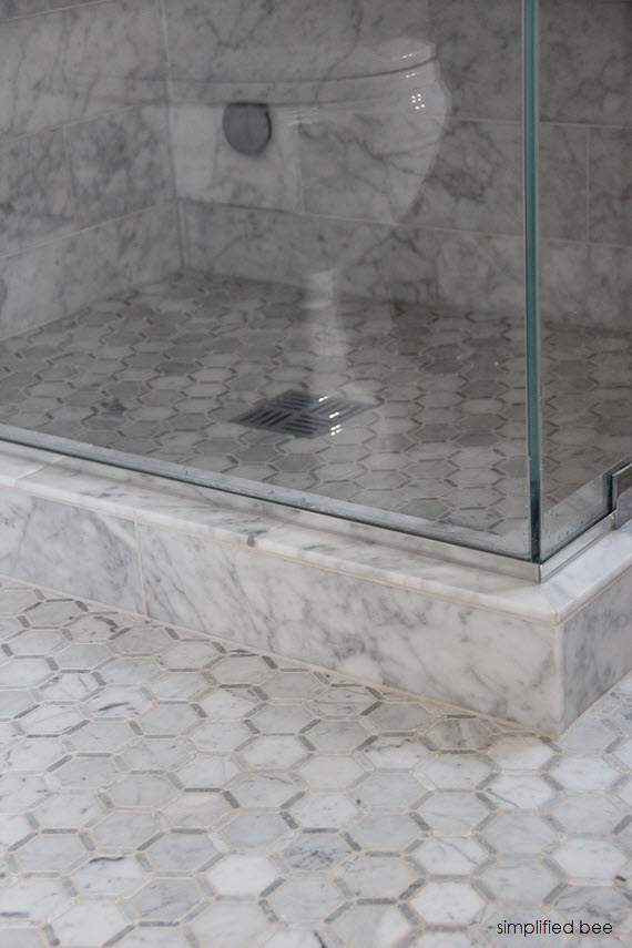 marble hexagon tiled floor // bathroom design // cristin priest of simplified bee #tile #marble