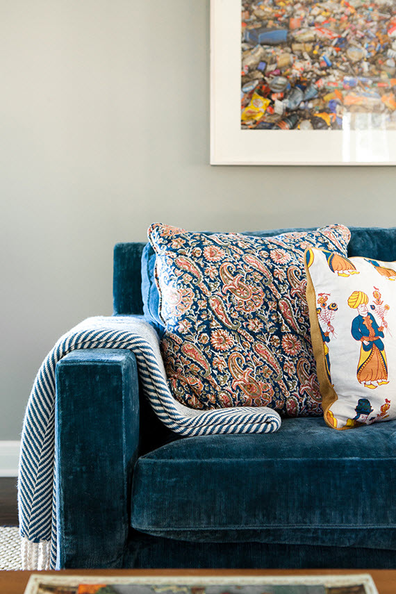 design crush // velvet sofas #interiors #blue