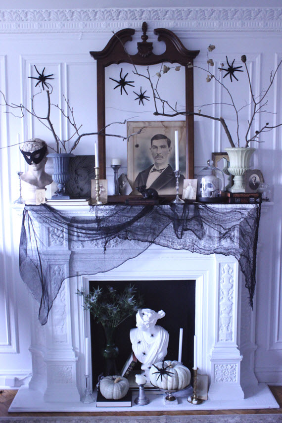 spooky fireplace mantel // halloween decorating ideas #halloween