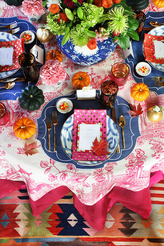 holiday table setting with pink #holiday