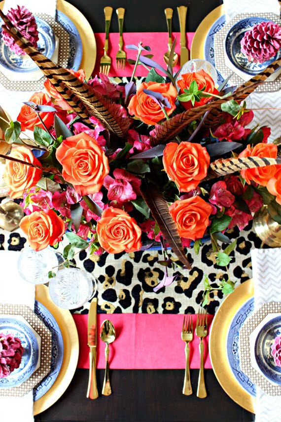 bright colorful Thanksgiving table setting #thanksgiving