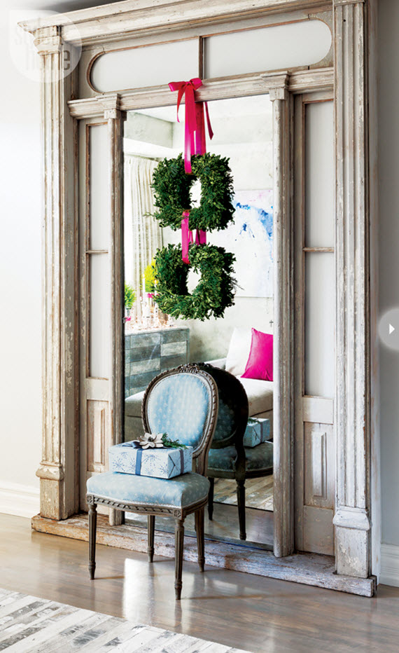 boxwood wreaths with pink bows #holiday