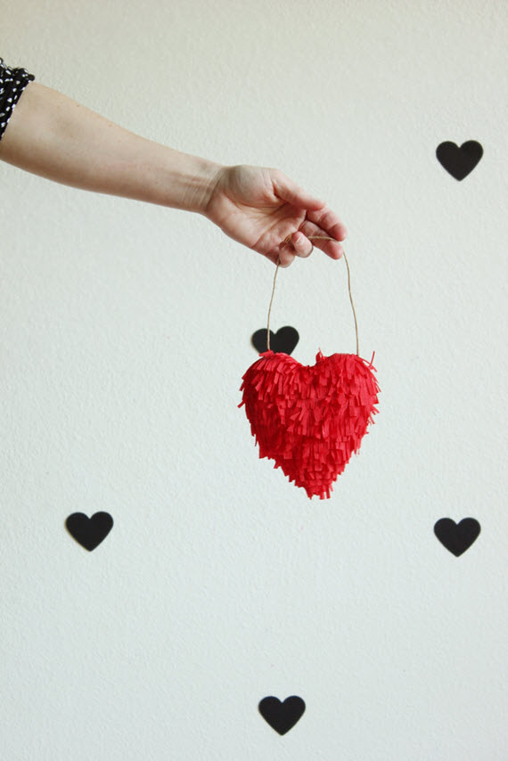 DIY fringed heart // Valentine's Day craft