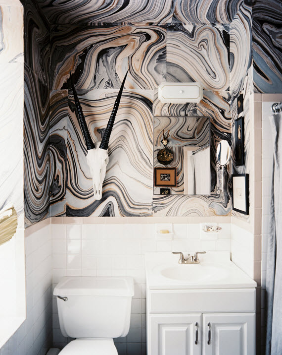 marbleized wallpaper // bathroom