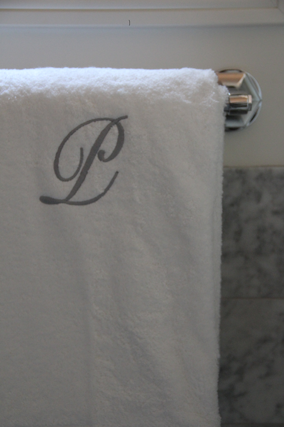 monogram bath towels // bathroom