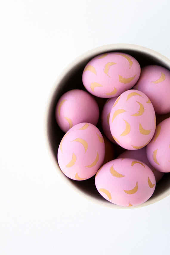 pink crescent moon Easter eggs #diy