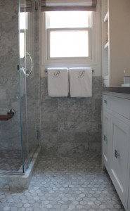 monogrammed bath towel // simplified bee