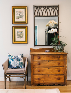 antique chest // bedroom // simplified bee #chinoiserie
