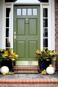 fall front door ideas // via www.simplifiedbee.com