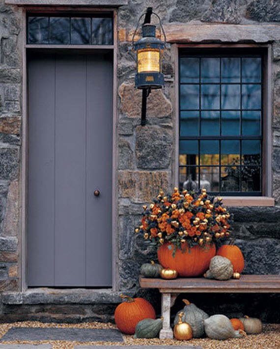 fall front door ideas // via www.simplifiedbee.com