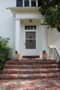 traditional front door // ORC before // www.simplifiedbee.com