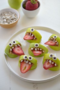 Healthy Halloween Snacks // via www.simplifiedbee.com