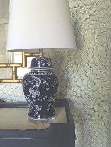 chinoiserie table lamp // foyer // @simplifiedbee