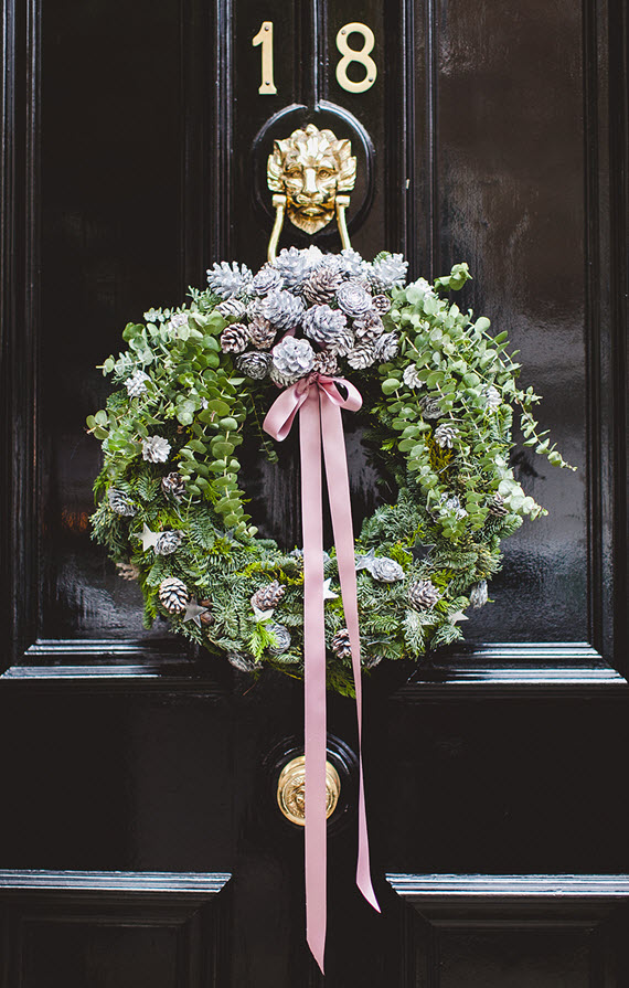 holiday wreath // black front door
