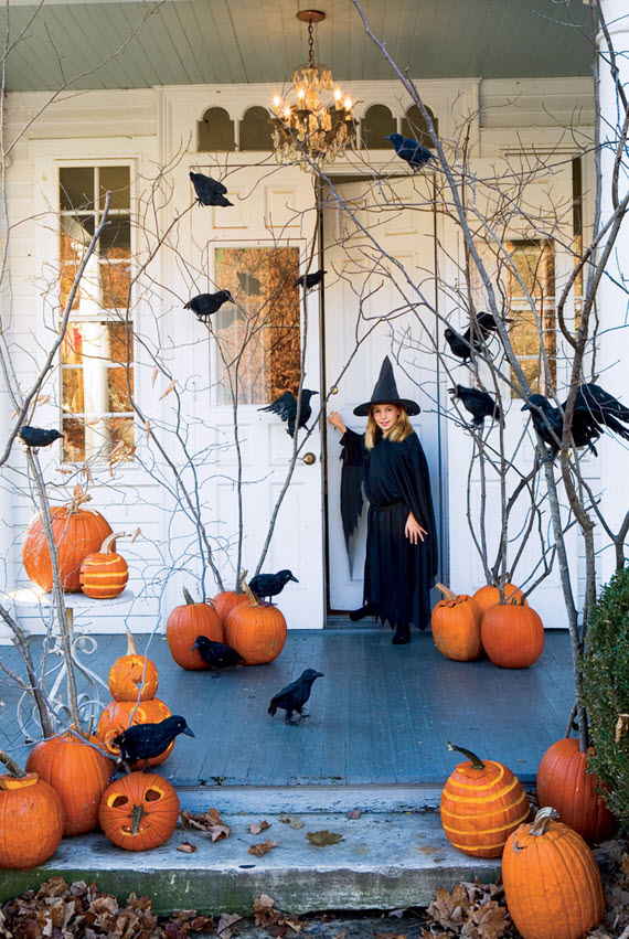 crows & pumpkins // Halloween porch decor