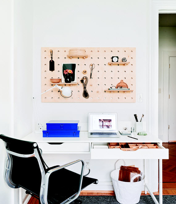 organized desk // Remodelista: The Organized Home // @simplifiedbee