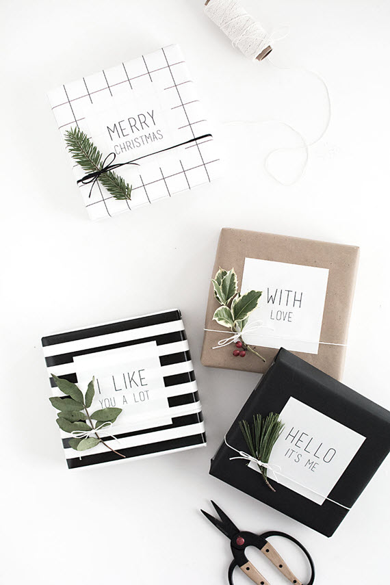 beautiful cute sticker tags // holiday gift wrapping ideas