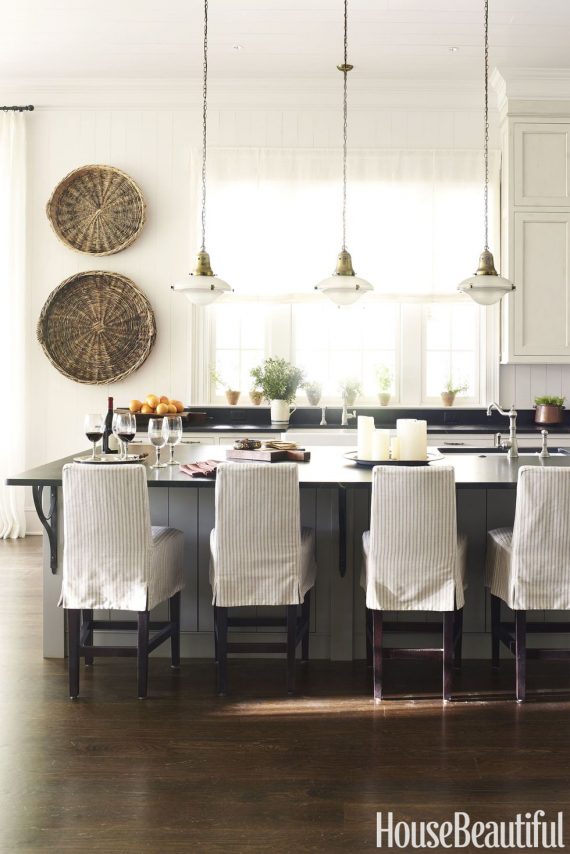 antique baskets // kitchen // @simplifiedbee